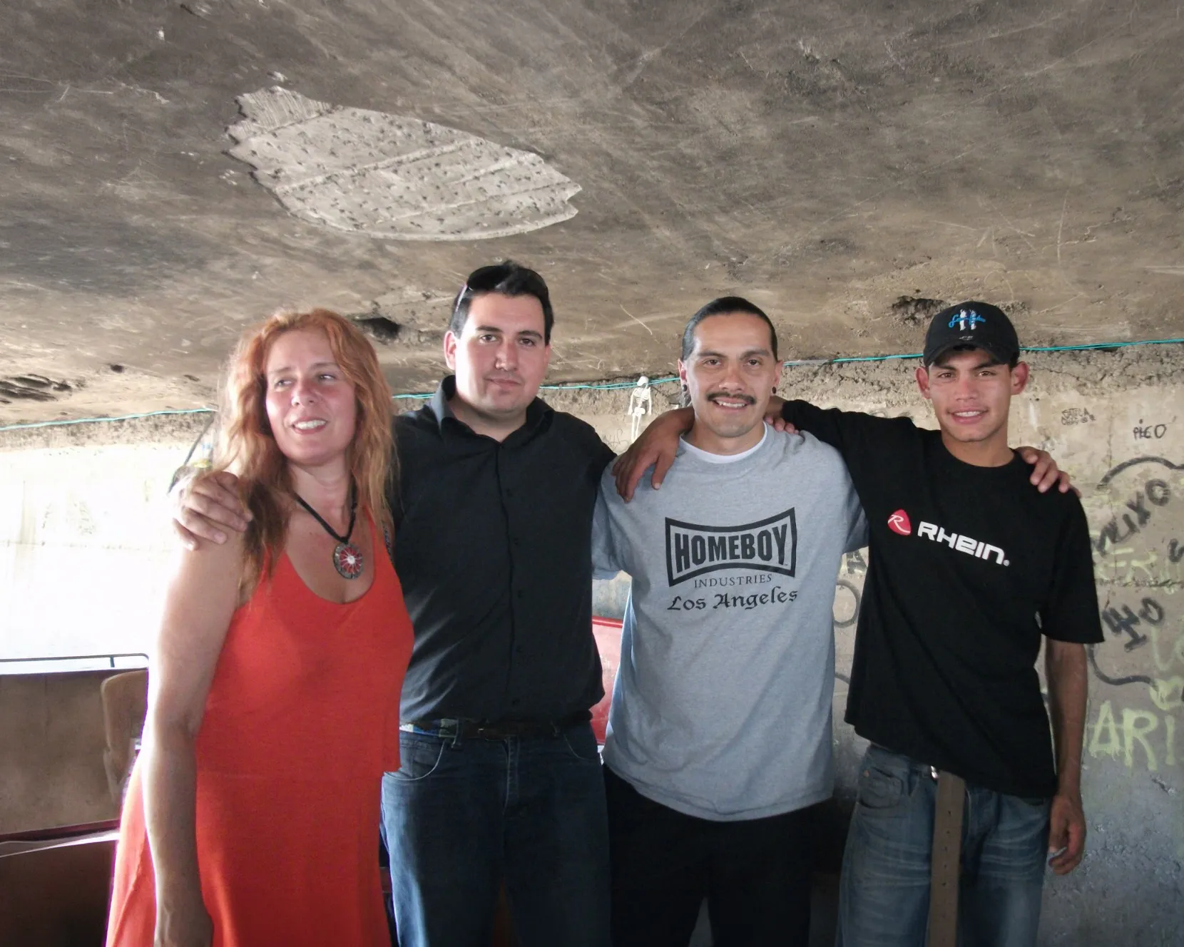 Equipo en trabajo comunitario en terreno