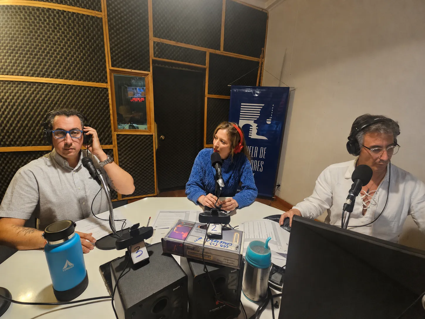 Entrevista en un estudio de radio