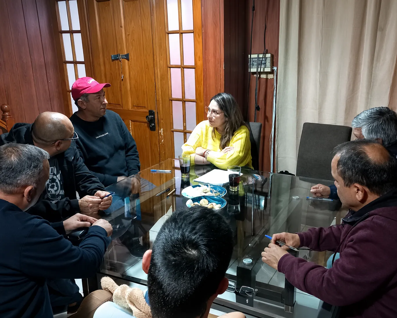 Romina en una sesión de trabajo con un grupo